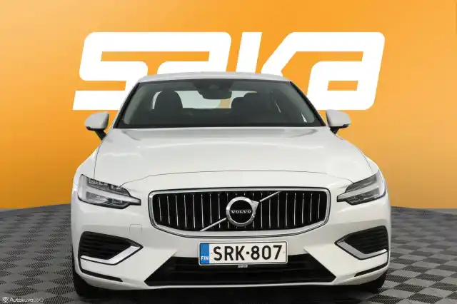 Valkoinen Sedan, Volvo S60 – SRK-807