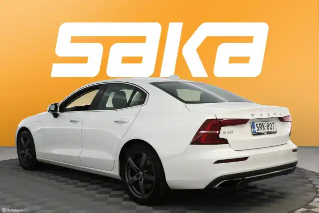 Valkoinen Sedan, Volvo S60 – SRK-807