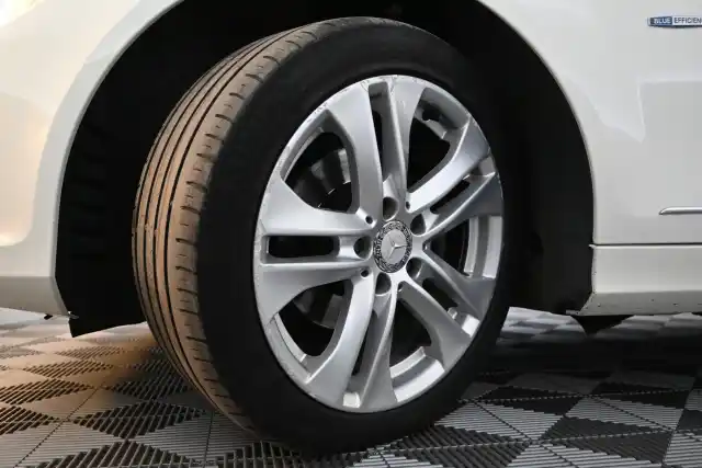  Farmari, Mercedes-Benz C – SRZ-396