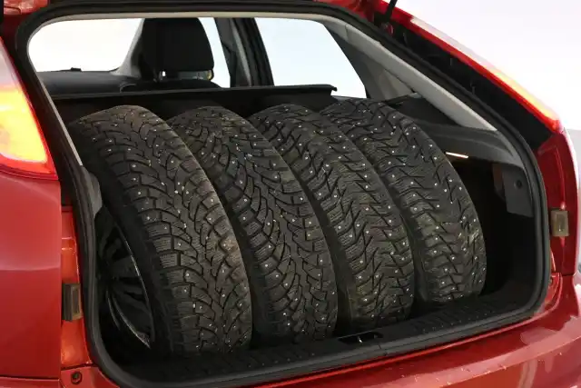 Punainen Viistoperä, Ford Focus – SSY-311