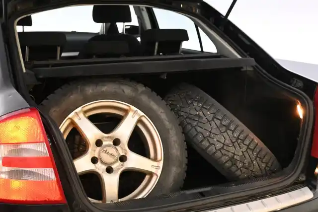 Musta Viistoperä, Skoda Octavia – SSY-466
