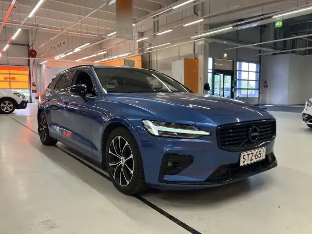 Sininen Farmari, Volvo V60 – STZ-651