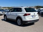 Valkoinen Maastoauto, Volkswagen Tiguan – STZ-702, kuva 5