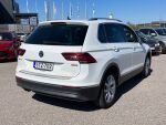 Valkoinen Maastoauto, Volkswagen Tiguan – STZ-702, kuva 6