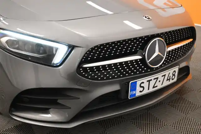 Harmaa Viistoperä, Mercedes-Benz A – STZ-748