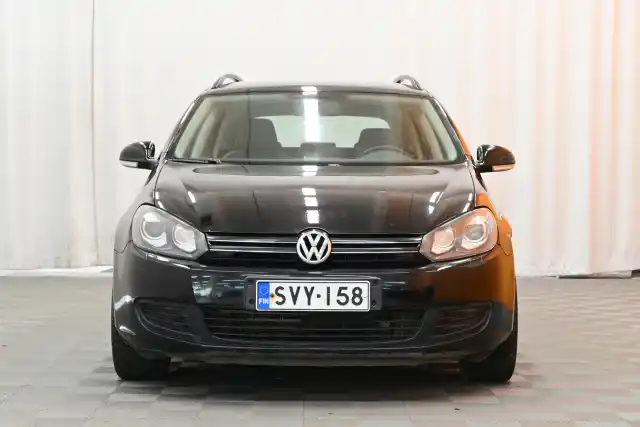 Musta Farmari, Volkswagen Golf – SVY-158