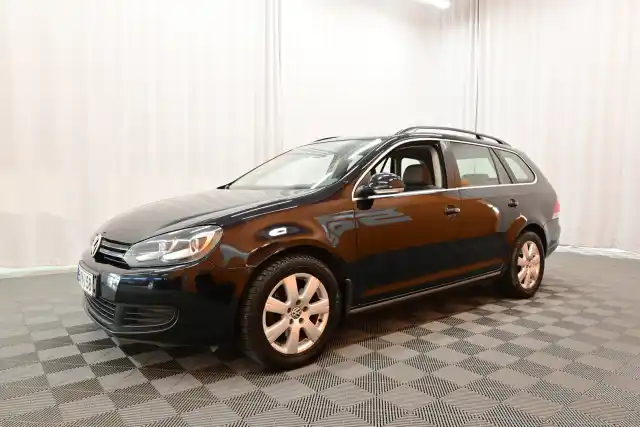 Musta Farmari, Volkswagen Golf – SVY-158