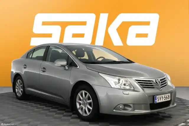 Harmaa Sedan, Toyota Avensis – SVY-568