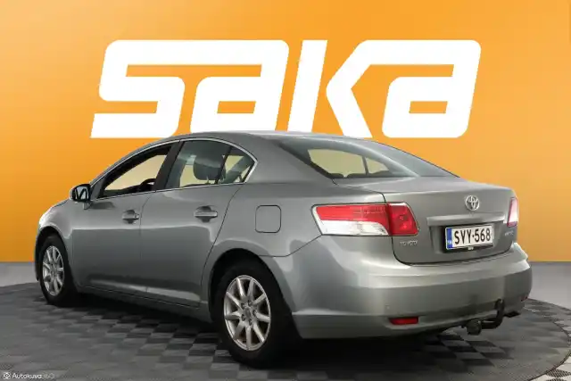 Harmaa Sedan, Toyota Avensis – SVY-568