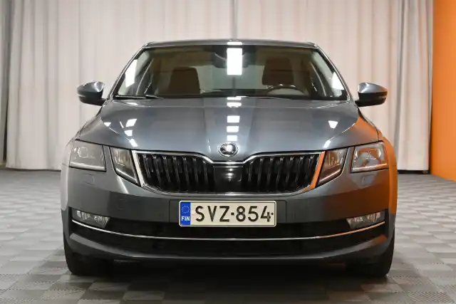 Harmaa Viistoperä, Skoda Octavia – SVZ-854