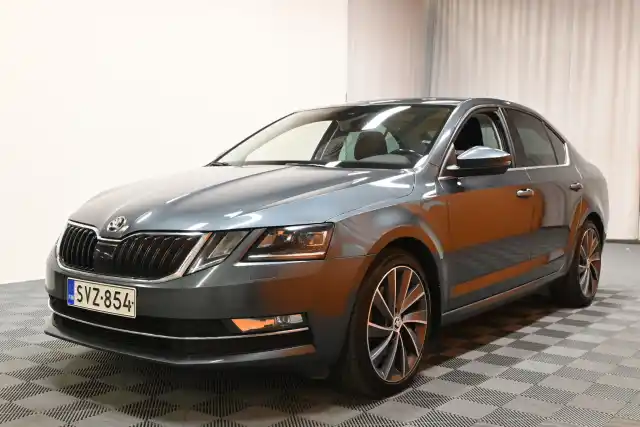 Harmaa Viistoperä, Skoda Octavia – SVZ-854