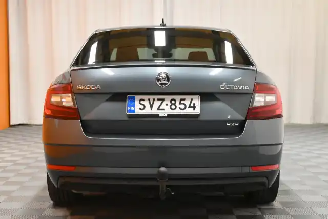 Harmaa Viistoperä, Skoda Octavia – SVZ-854