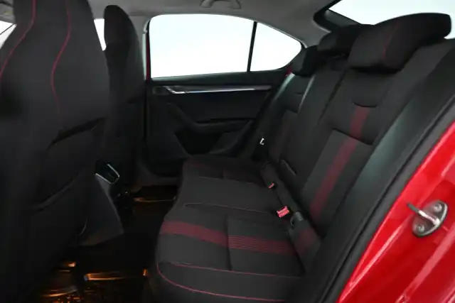 Punainen Viistoperä, Skoda Octavia – SVZ-866