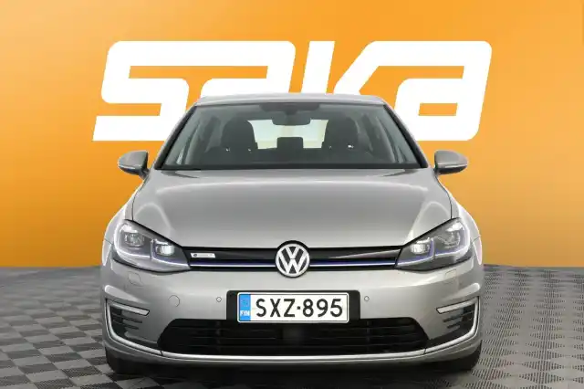 Harmaa Viistoperä, Volkswagen Golf – SXZ-895