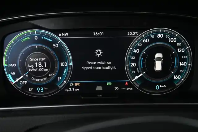Harmaa Viistoperä, Volkswagen Golf – SXZ-895