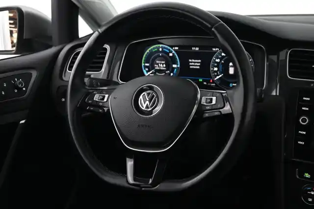 Harmaa Viistoperä, Volkswagen Golf – SXZ-895