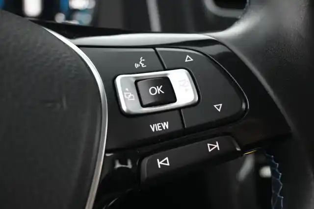 Harmaa Viistoperä, Volkswagen Golf – SXZ-895