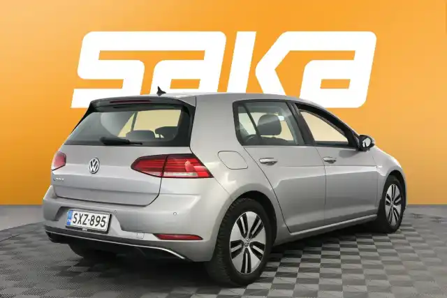 Harmaa Viistoperä, Volkswagen Golf – SXZ-895