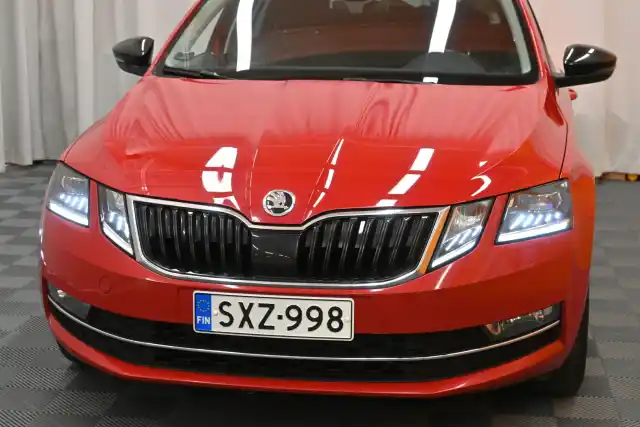 Punainen Farmari, Skoda Octavia – SXZ-998