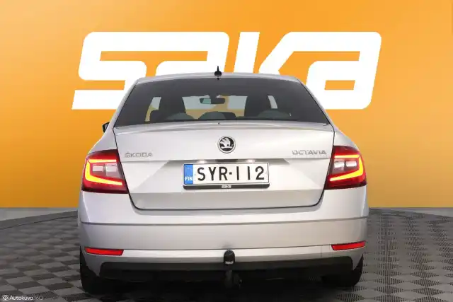 Harmaa Viistoperä, Skoda Octavia – SYR-112