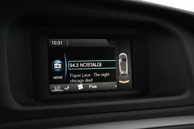 Harmaa Viistoperä, Volvo V40 – SYR-613