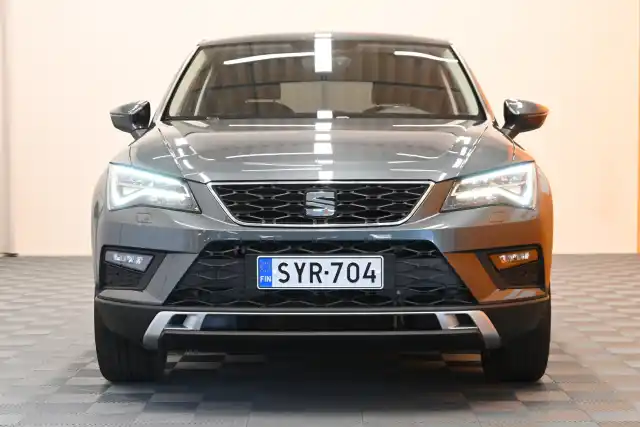 Harmaa Maastoauto, Seat Ateca – SYR-704