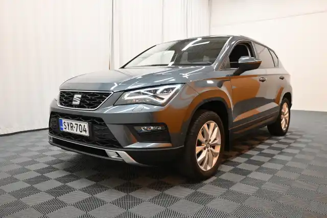 Harmaa Maastoauto, Seat Ateca – SYR-704