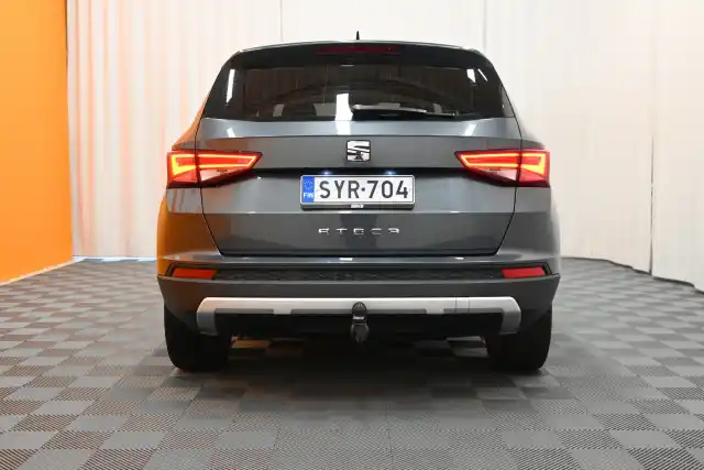 Harmaa Maastoauto, Seat Ateca – SYR-704