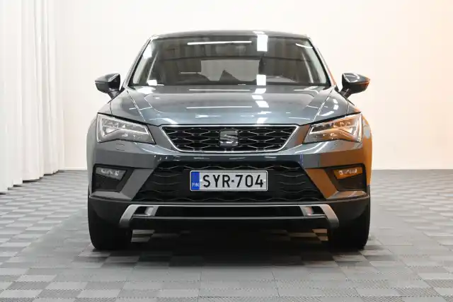 Harmaa Maastoauto, Seat Ateca – SYR-704