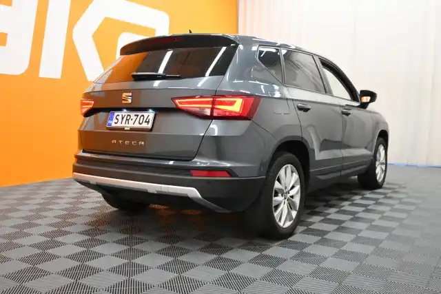 Harmaa Maastoauto, Seat Ateca – SYR-704