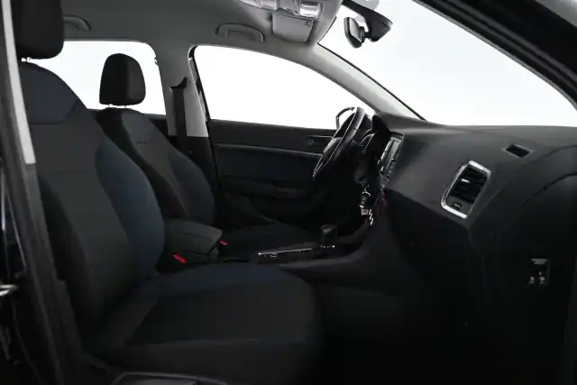 Musta Maastoauto, Seat Ateca – SYR-705