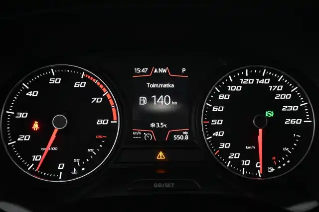 Musta Maastoauto, Seat Ateca – SYR-705