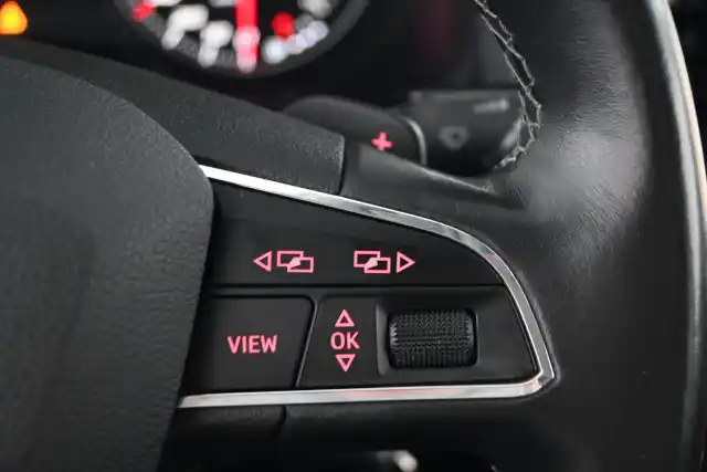 Musta Maastoauto, Seat Ateca – SYR-705