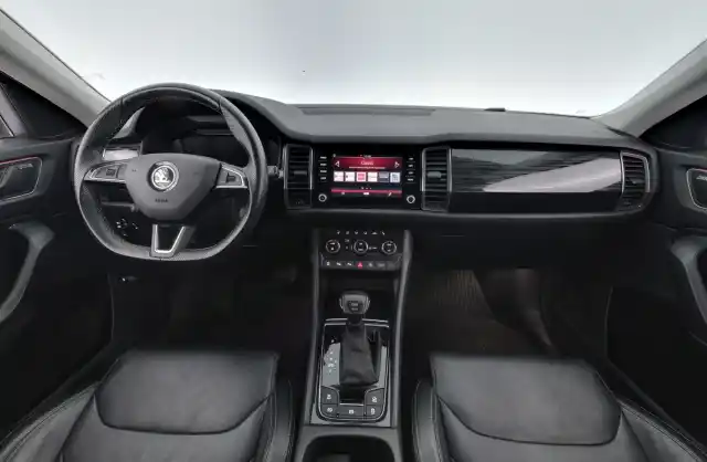 Musta Maastoauto, Skoda Kodiaq – SYR-915