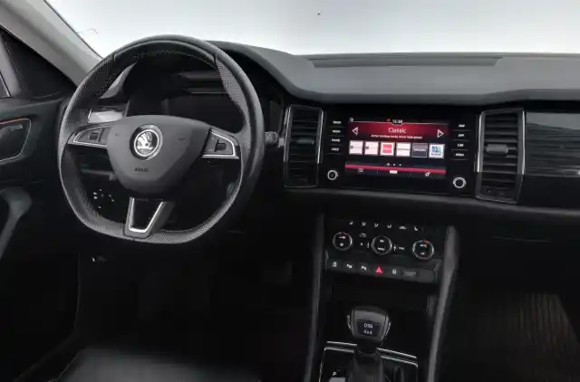 Musta Maastoauto, Skoda Kodiaq – SYR-915