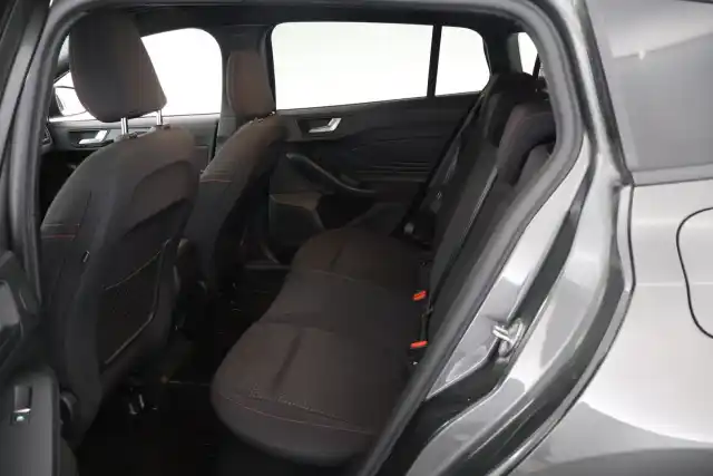 Harmaa Farmari, Ford Focus – SYS-286
