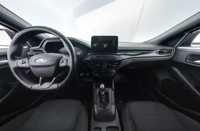 Harmaa Farmari, Ford Focus – SYS-286