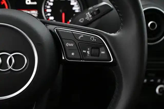 Valkoinen Sedan, Audi A3 – SYS-603