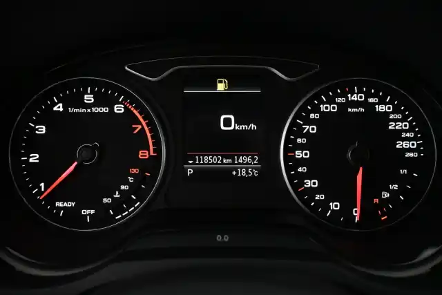 Valkoinen Sedan, Audi A3 – SYS-603