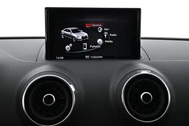 Valkoinen Sedan, Audi A3 – SYS-603
