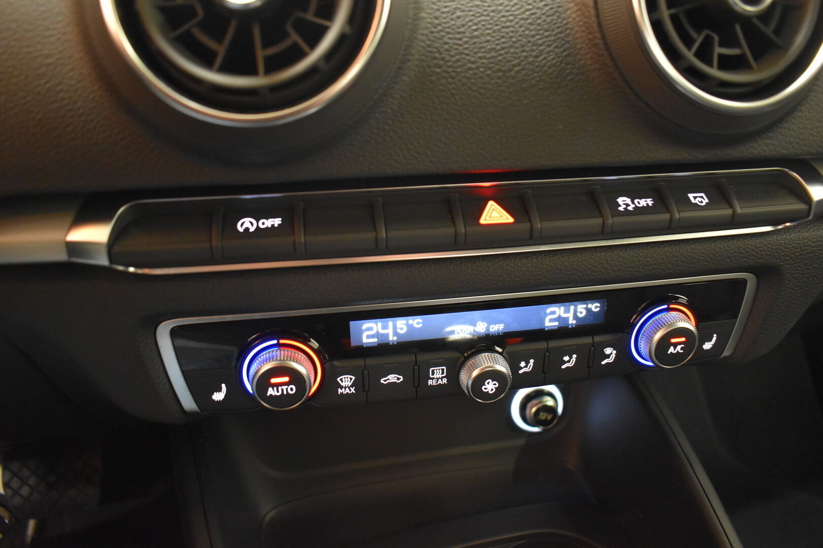 Hopea Sedan, Audi A3 – SYS-608
