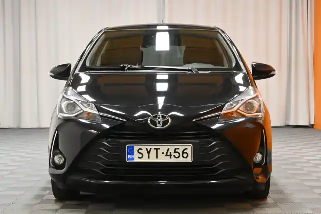 Musta Viistoperä, Toyota Yaris – SYT-456