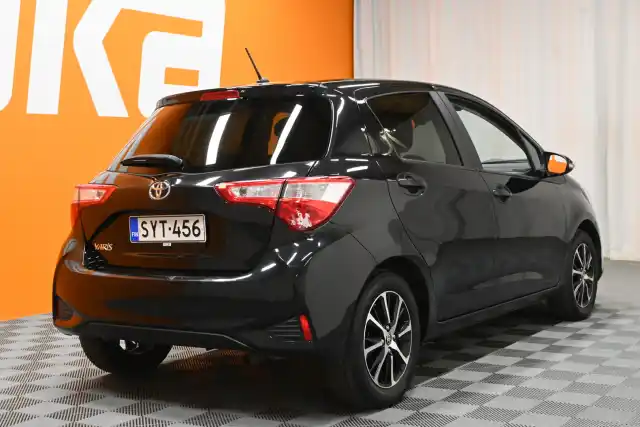 Musta Viistoperä, Toyota Yaris – SYT-456