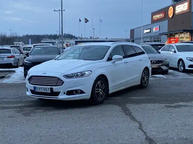 Valkoinen Farmari, Ford Mondeo – SYT-957