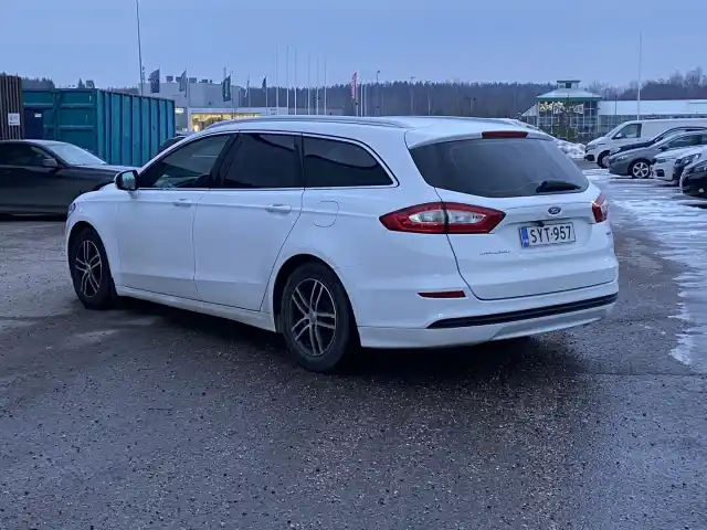 Valkoinen Farmari, Ford Mondeo – SYT-957