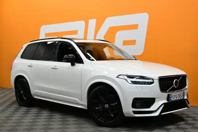 Valkoinen Maastoauto, Volvo XC90 – SYU-353