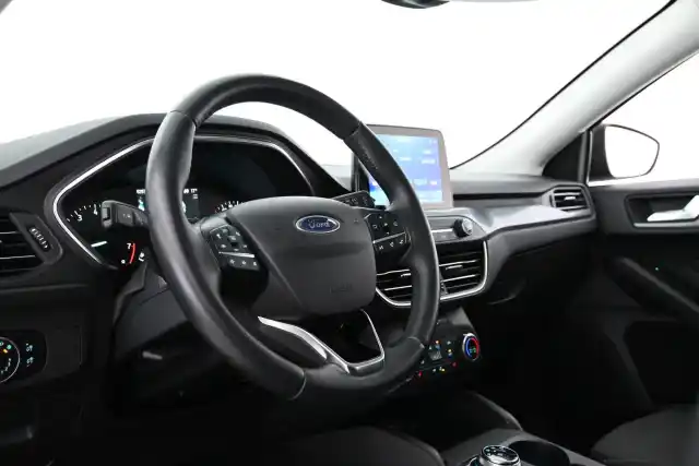 Harmaa Viistoperä, Ford Focus – SYU-762