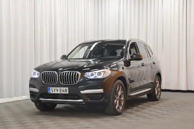 Musta Maastoauto, BMW X3 – SYV-248