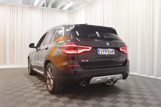 Musta Maastoauto, BMW X3 – SYV-248