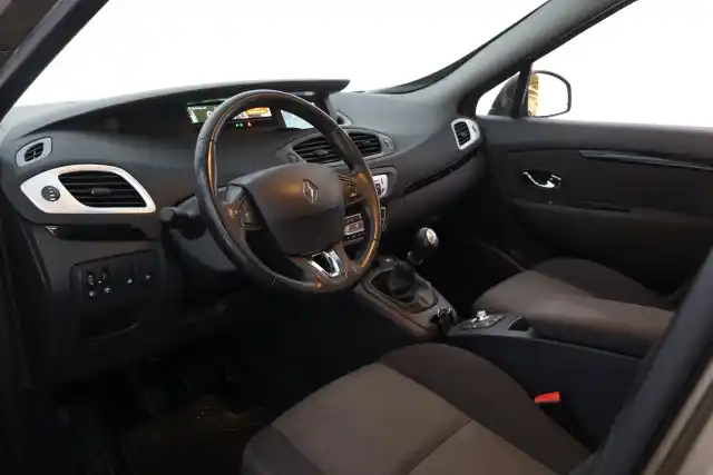Beige Tila-auto, Renault Scenic – SYX-548
